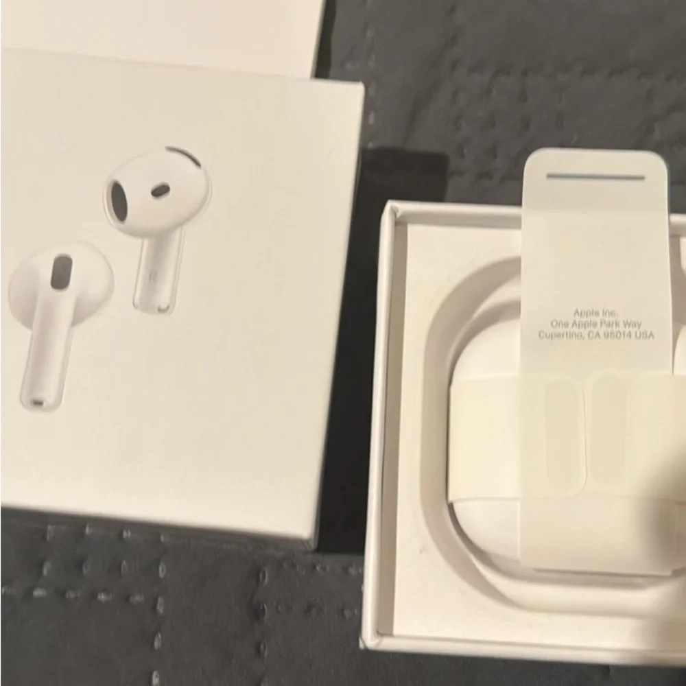 Apple AirPods - Sleek White Design